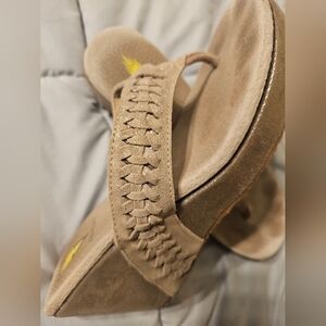 VOLATILE Elegant Tan-GOLDISH Wedge Sandals